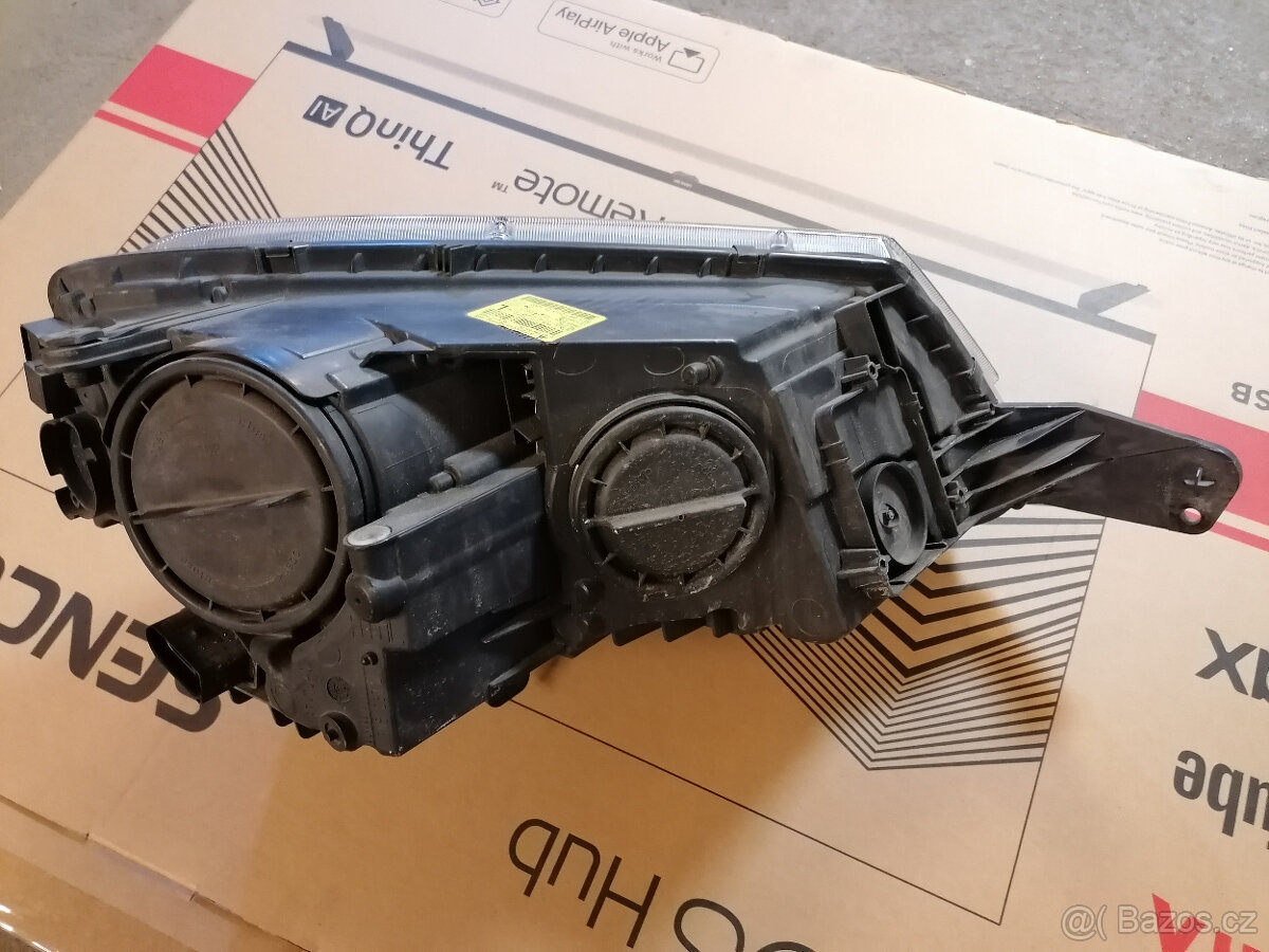 Yeti pravé přední světlo - 3