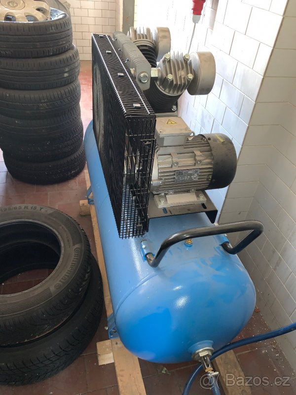 Profesionální pístový kompresor - 3
