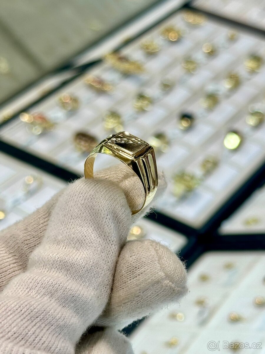 Zlatý prsten 2,94g - 3
