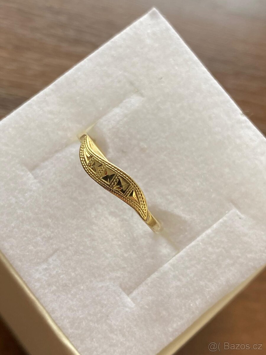 Zlatý prstýnek - 3