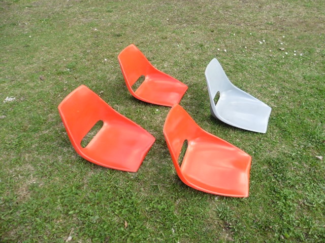 Tramvaj T3-červená sedačka - 3