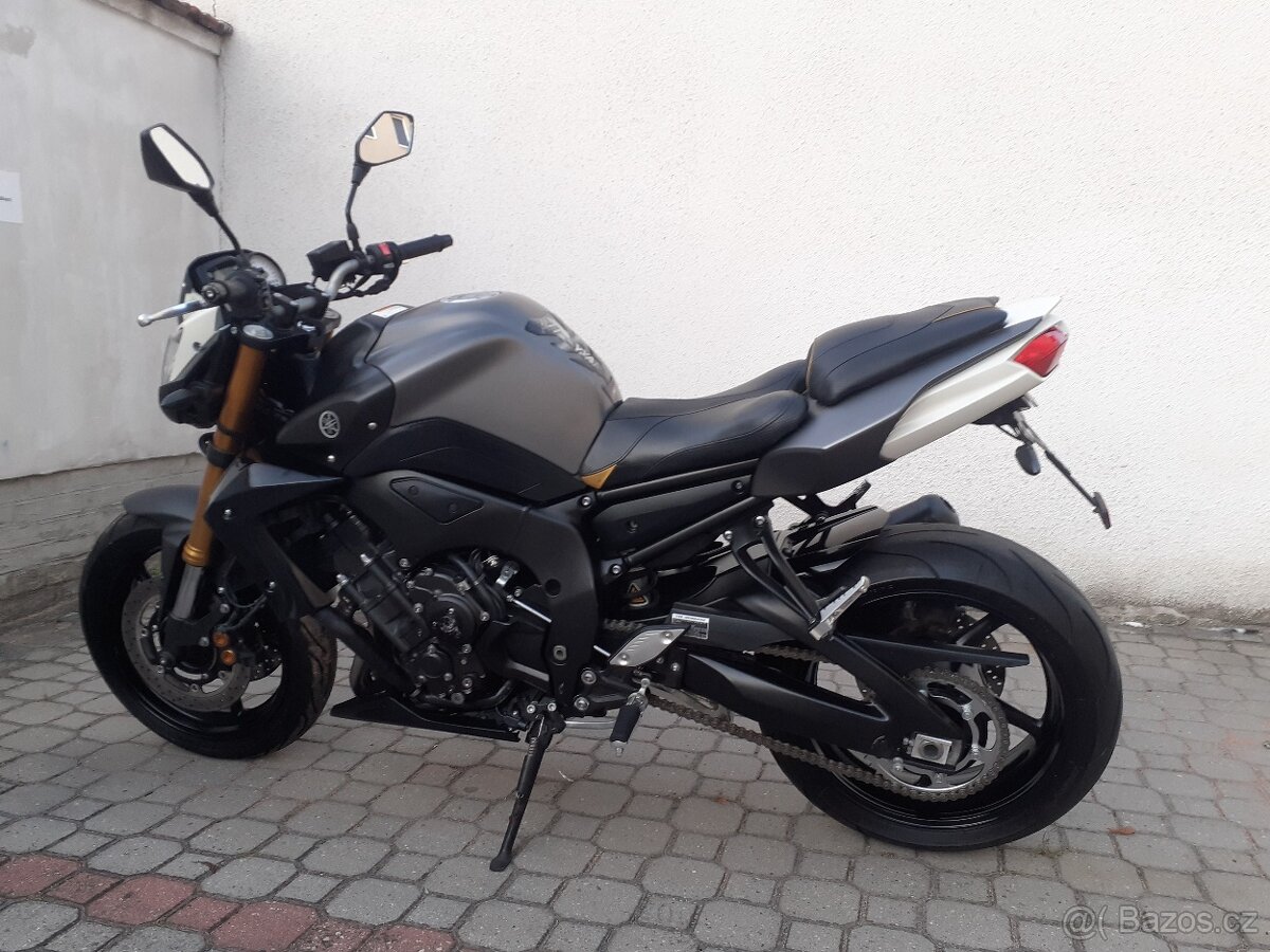 Yamaha FZ8 - 3