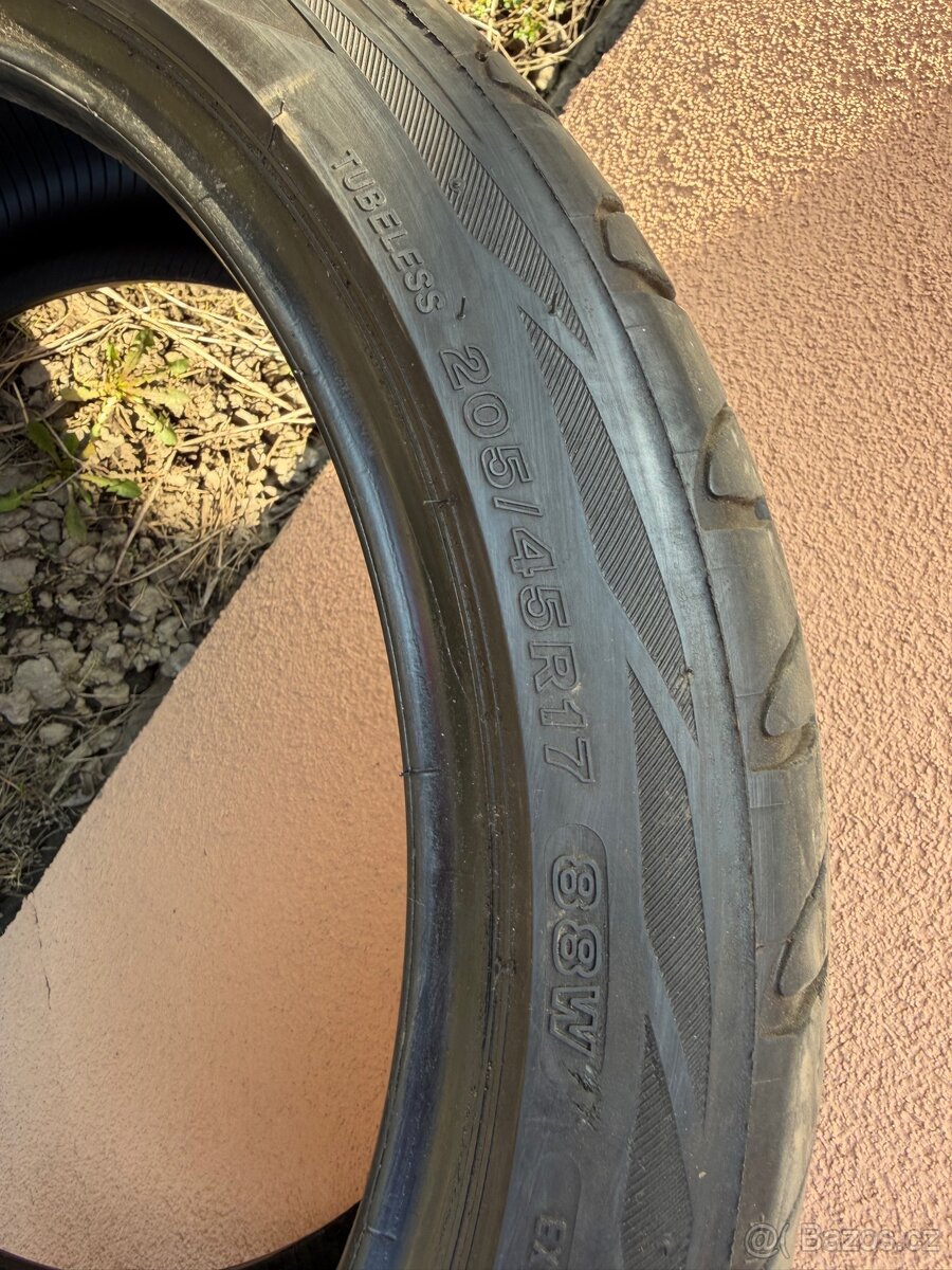 Pneu 205/45r17 FIREHAWK SZ90 - 3
