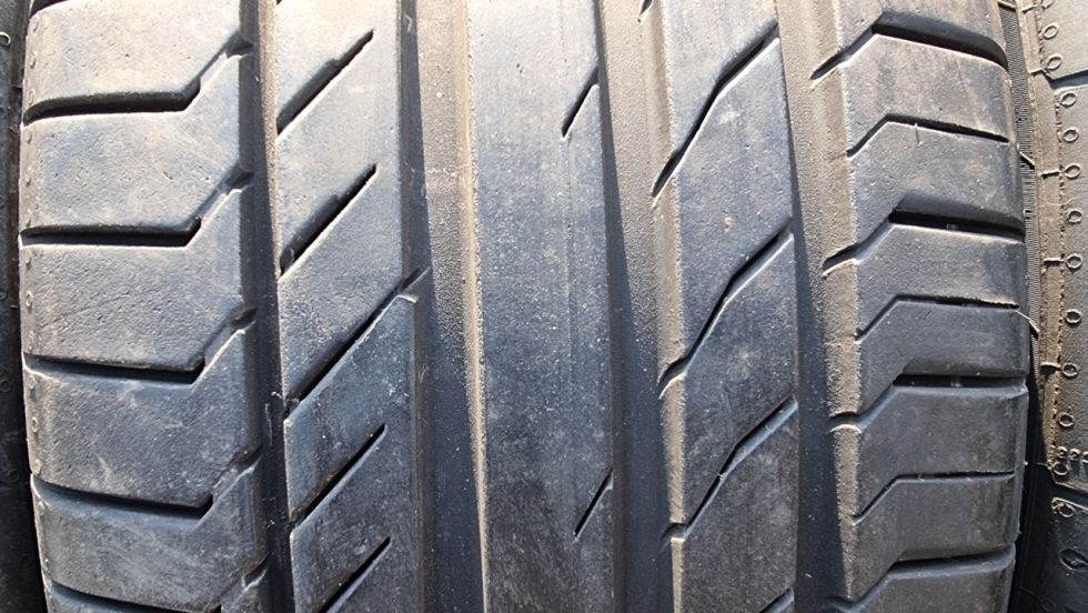 Letní pneu 235/50/18 Continental - 3