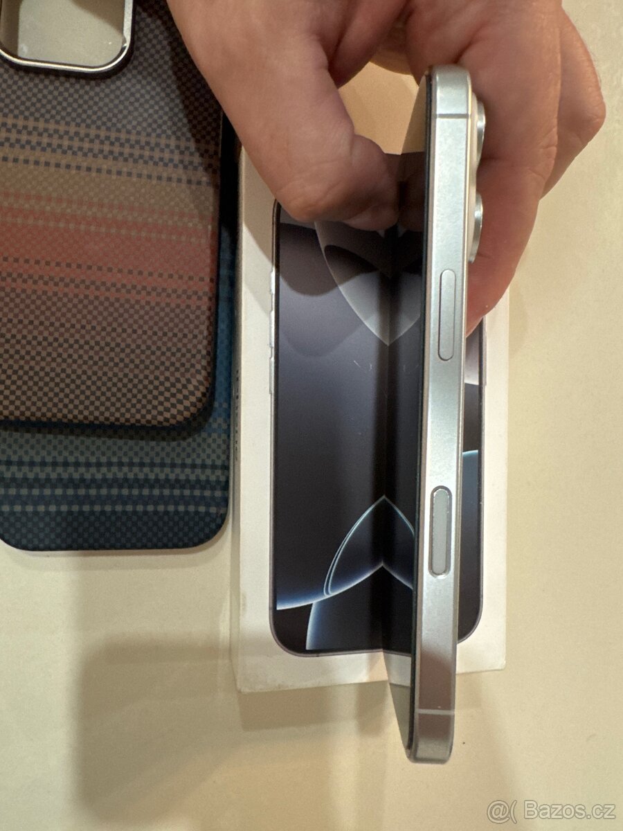 Apple iPhone 16 pro 128GB - 3