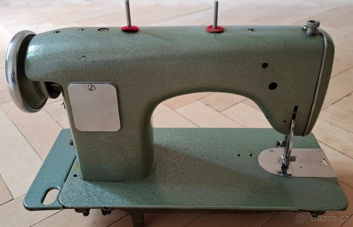 Retro šicí stroj Minerva 126-1 - 3