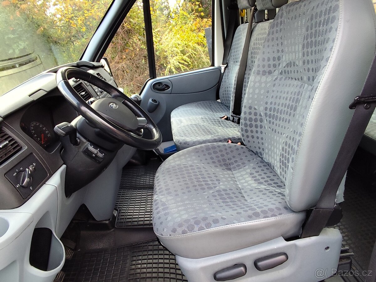 - rezervace - Ford Transit 2.2TDCi rok 2013 9.míst - 3