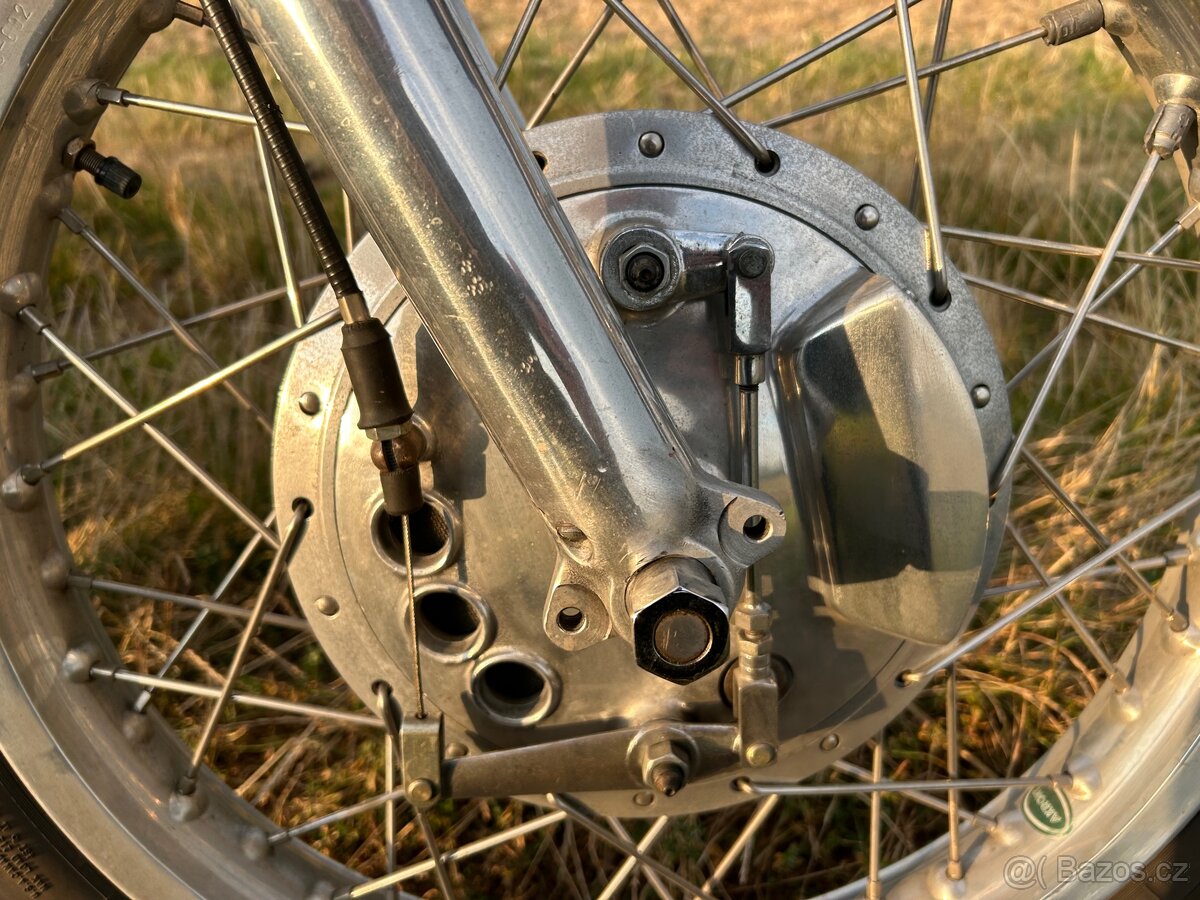 Norton Commando 750 - 3