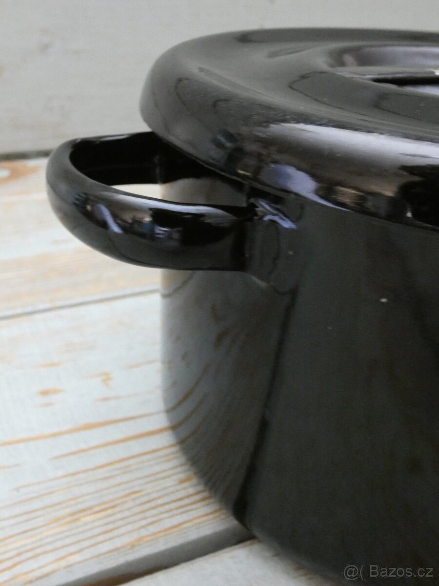 Černý litinový hrnec - 3