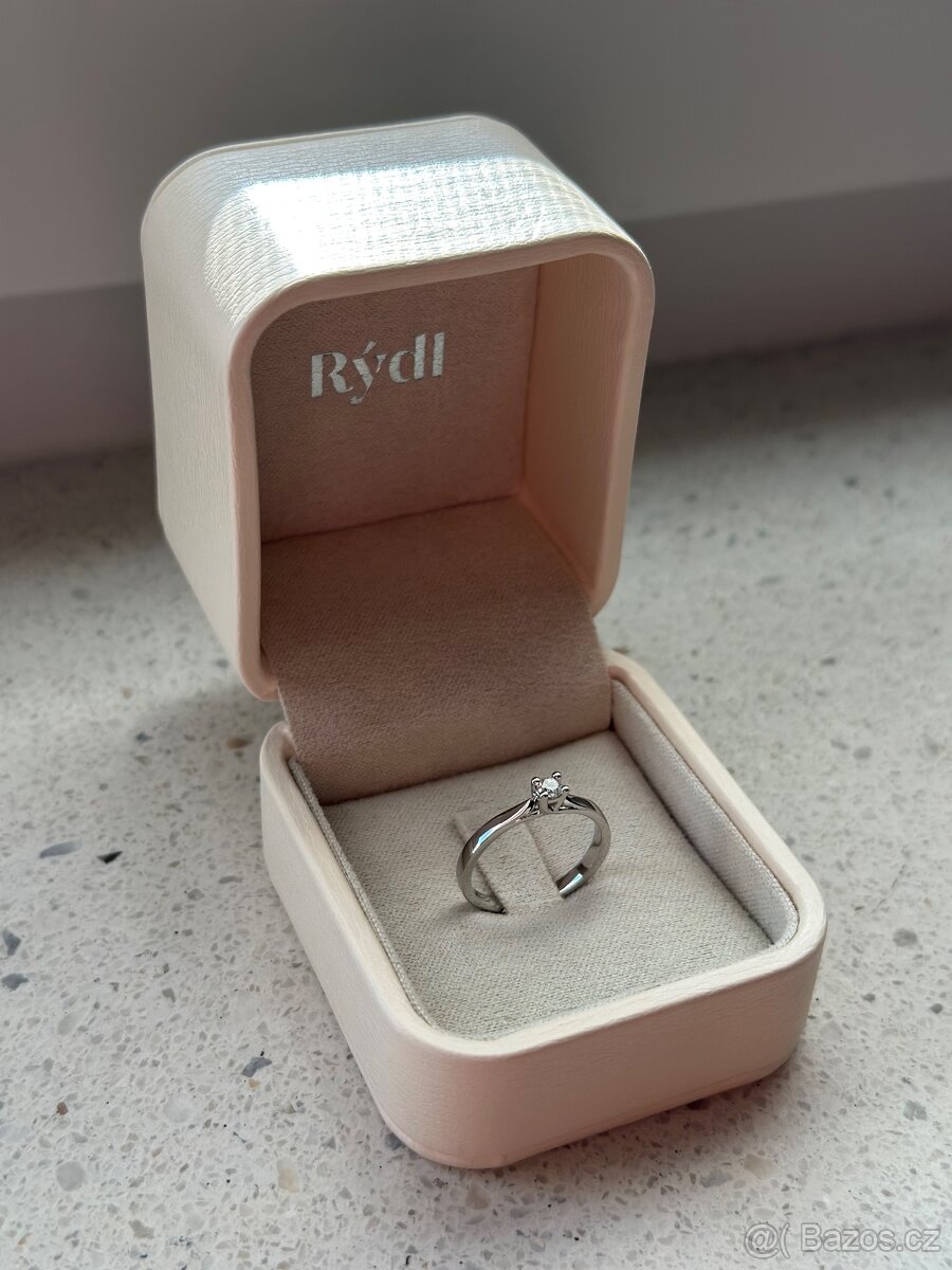 Zásnubní prsten LOVE 075 - 3