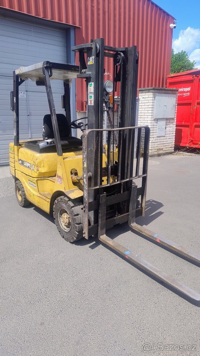 vysokozdvižný vozík CAT DP18 - 3