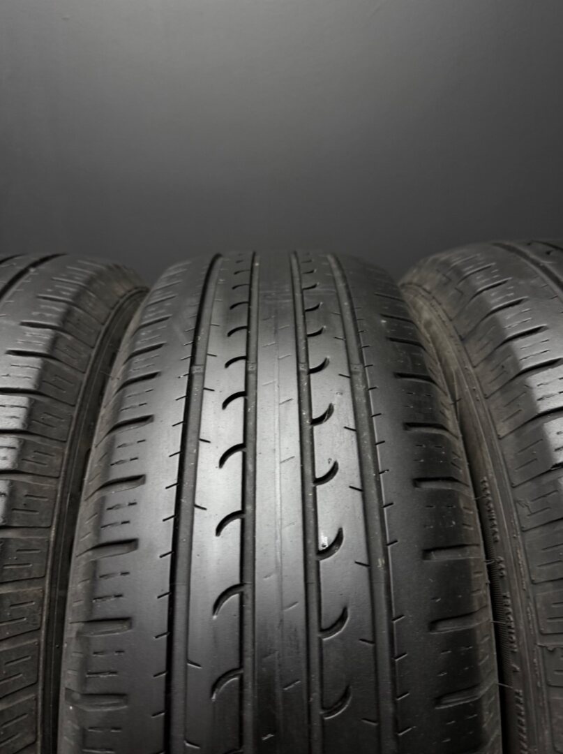 Sada pneu GoodYear 215/65/16 98V - 3