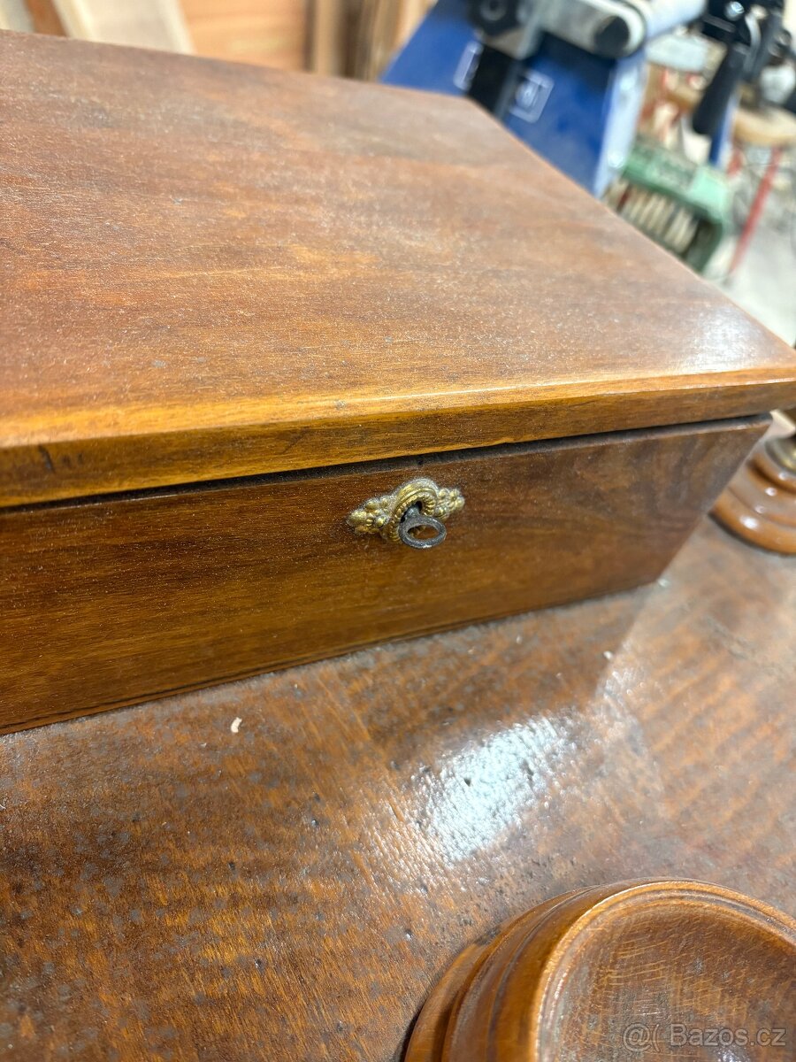 Kuřácký stolek - 3