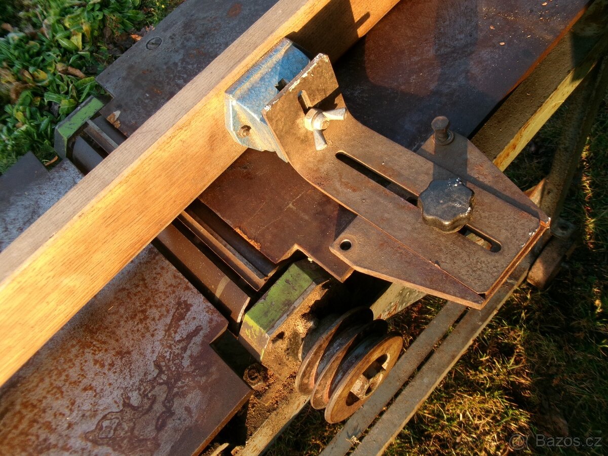 prodám hoblovku, staré nářadí-háky a další. Hoblovka bez mot - 3