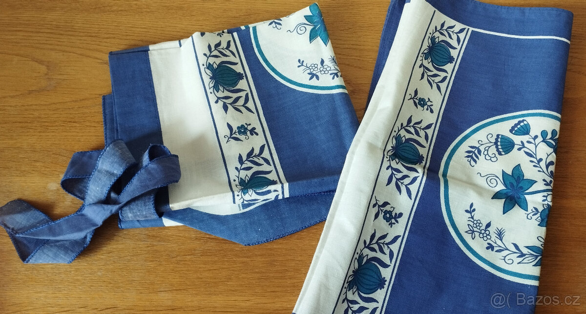stolní běhoun s cibulákovým vzorem a 2 zástěry se stejným - 3