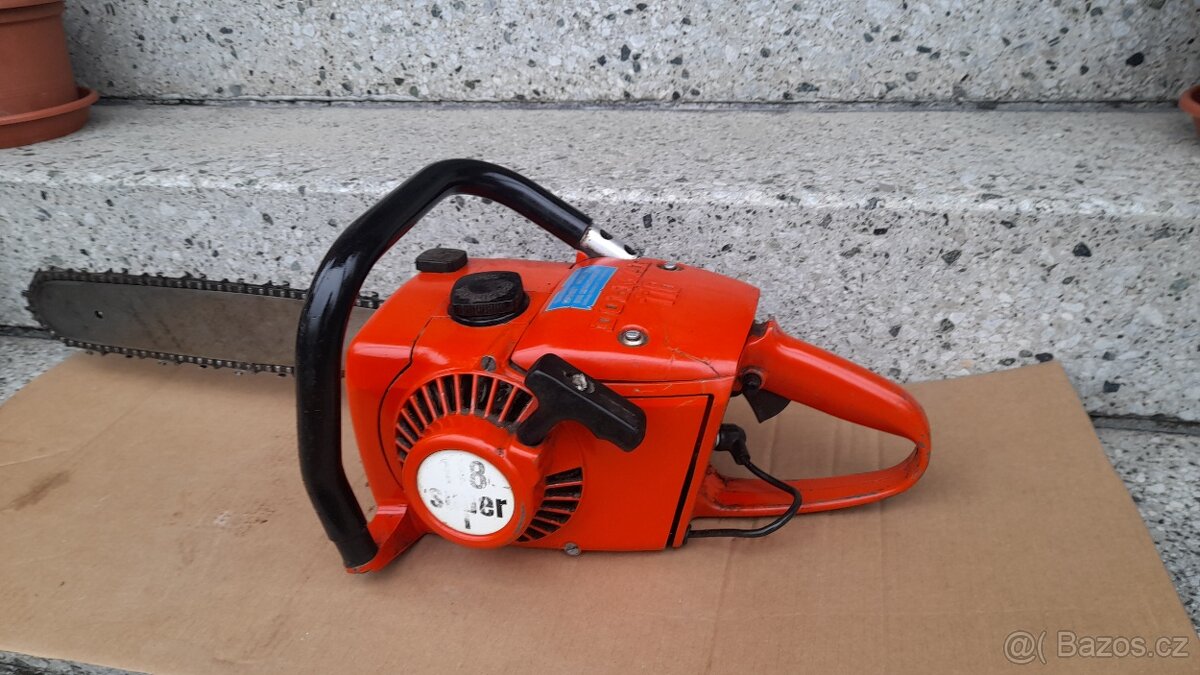 Stará historická motorová pila Dolmar 118 - 3