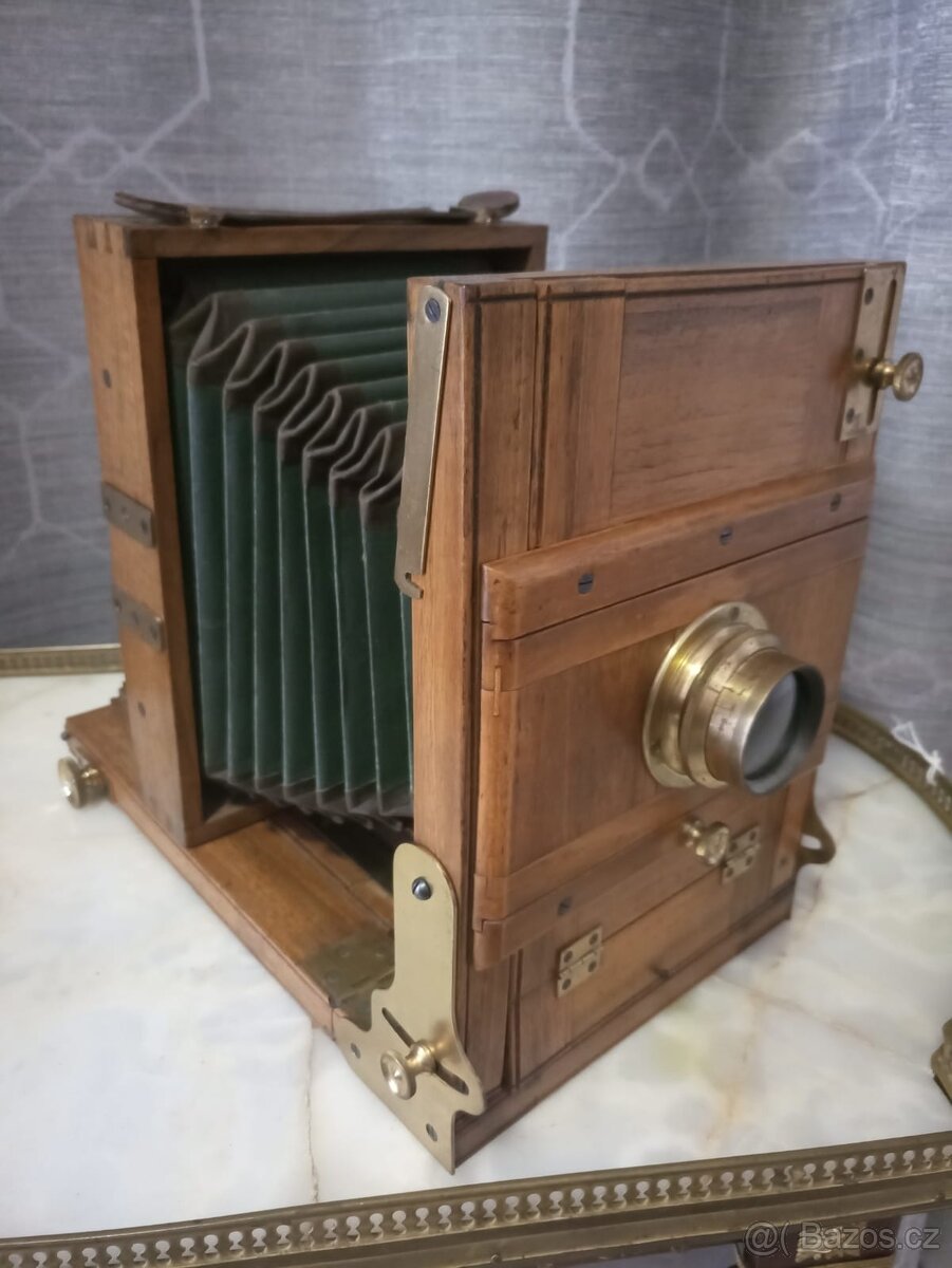 Historický dřevěný fotoaparát - 3