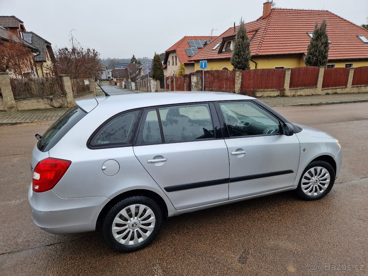 Škoda Fabia 1.4 16V benzin 63 kw - původ ČR - top výbava - 3