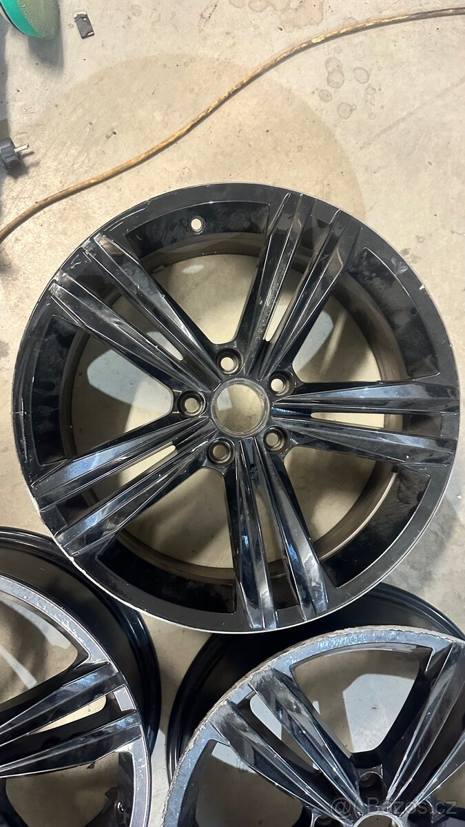 3x alu kola R 18 pro Volkswagen Tiguan (černá) - 3