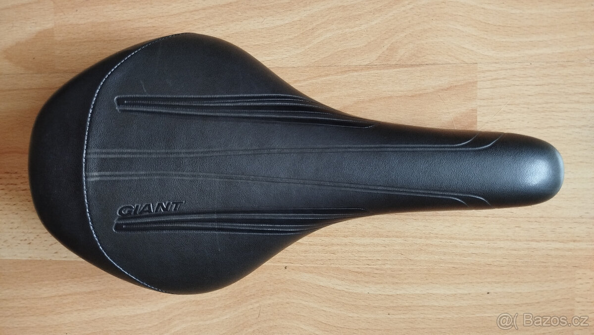 Sedlo Giant - 3