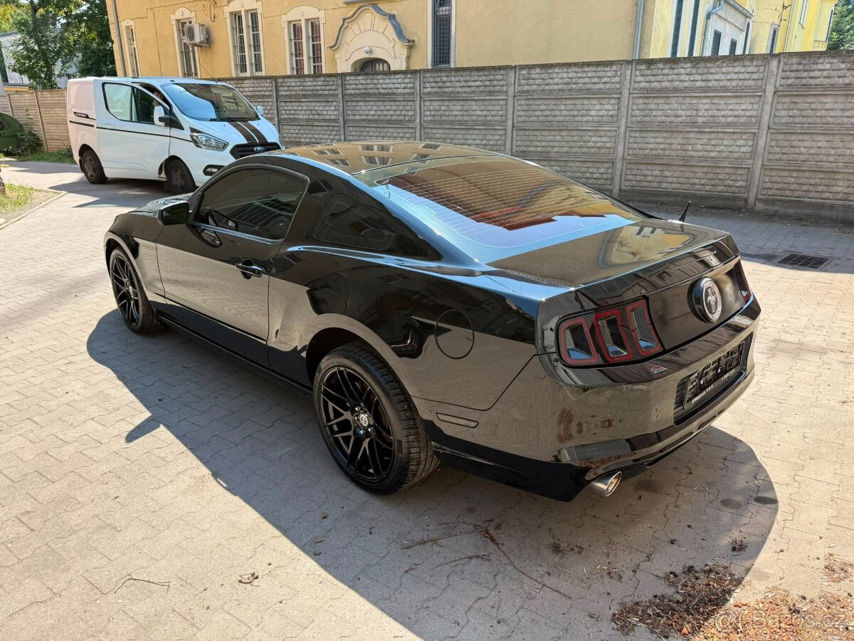 Ford Mustang 3.7 V6 2013 - 3