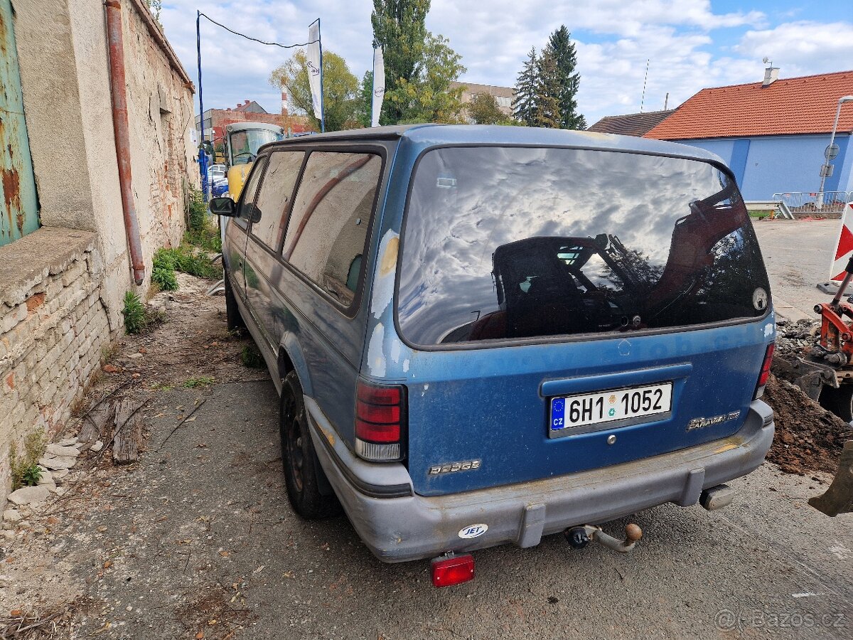 Dodge Grand Caravan 3,3 benzin LPG modrá met min koroze - 3