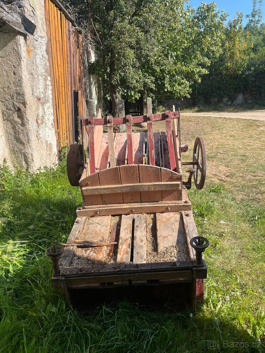 HISTORICKÁ ŘEZAČKA NA SLÁMU/SENO (SEČKA) - 3