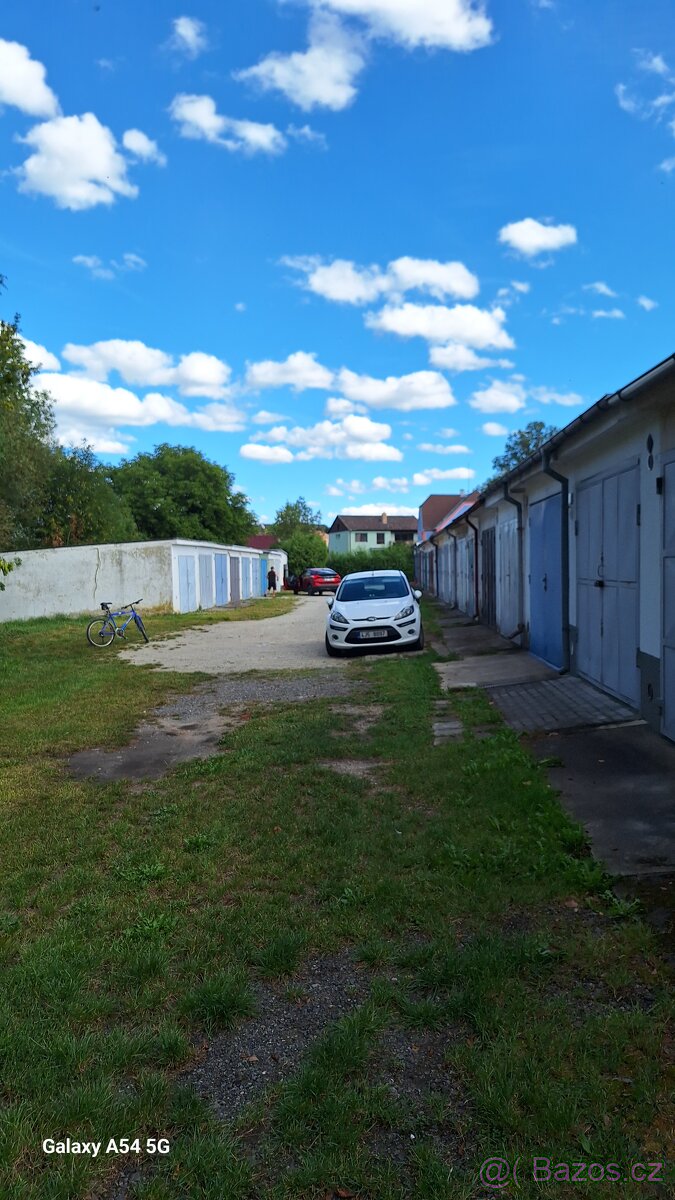 Garáž Veselí nad Lužnicí - u Statku, poblíž Blatského sídl. - 3