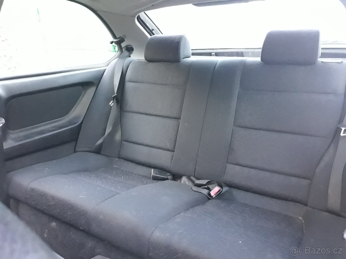 Interiér bmw e36 compact - 3