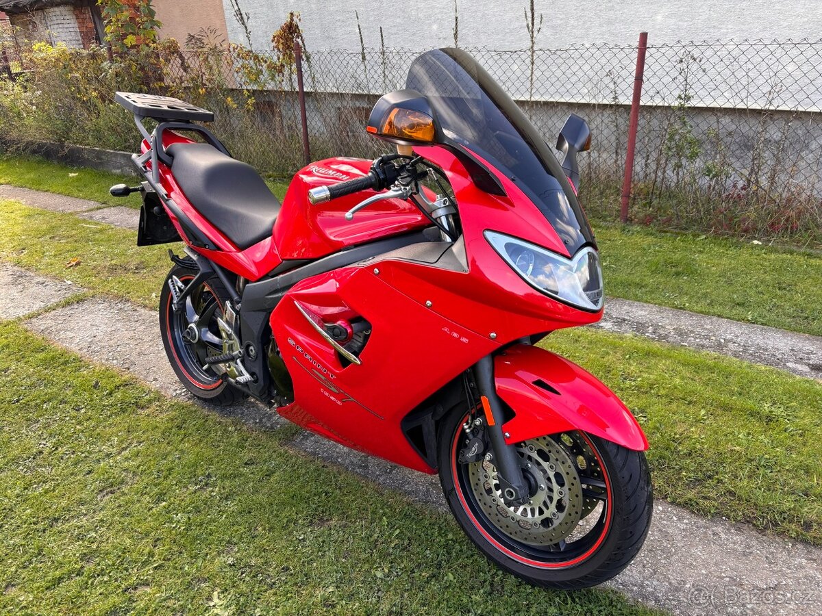 Triumph Sprint ST 1050 - 3