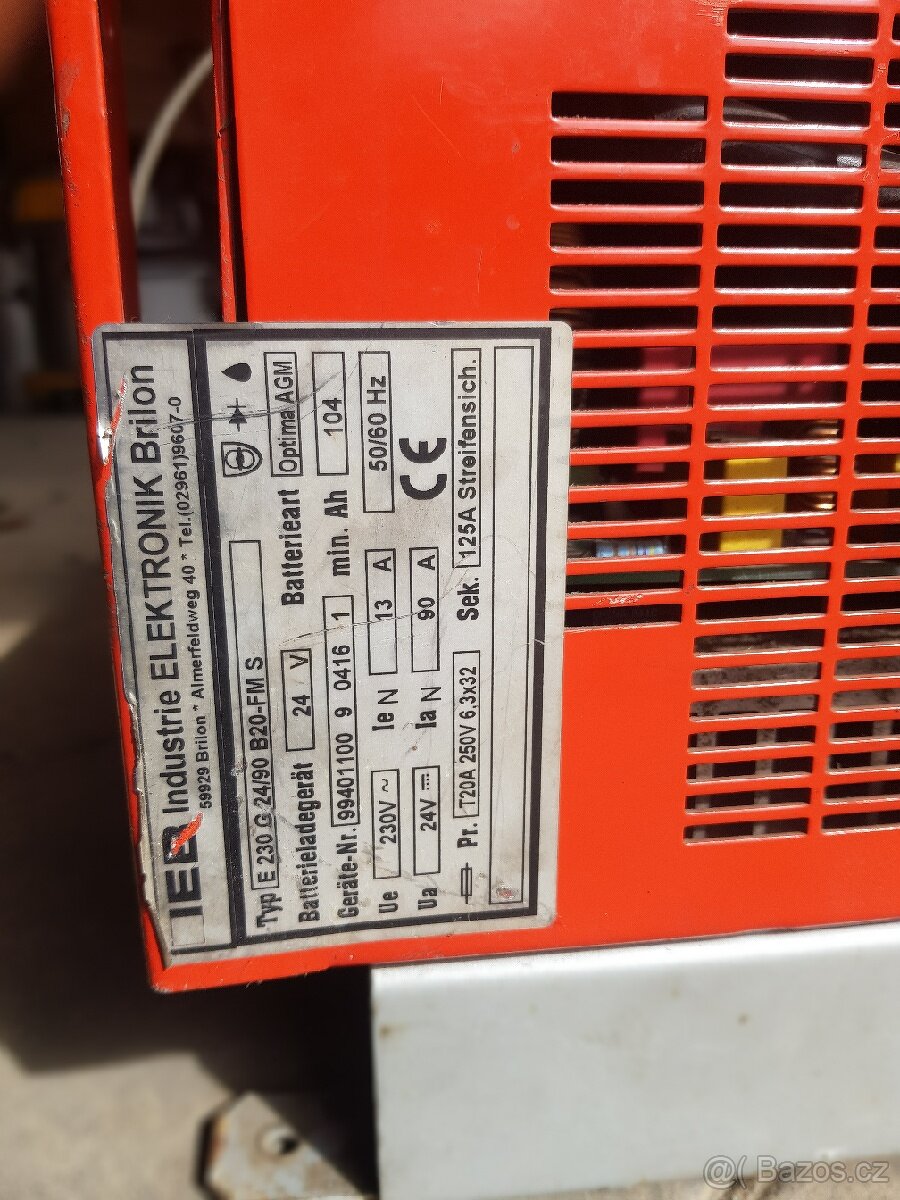 Nabíječka Hako 24V 90A - 3