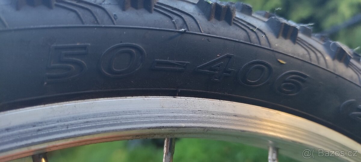 Kolo- zn. Lader Fox - 3