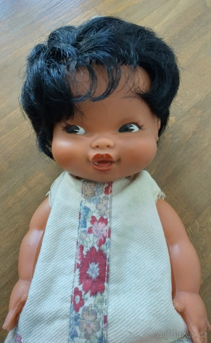 Retro panenka černovlasá - 3