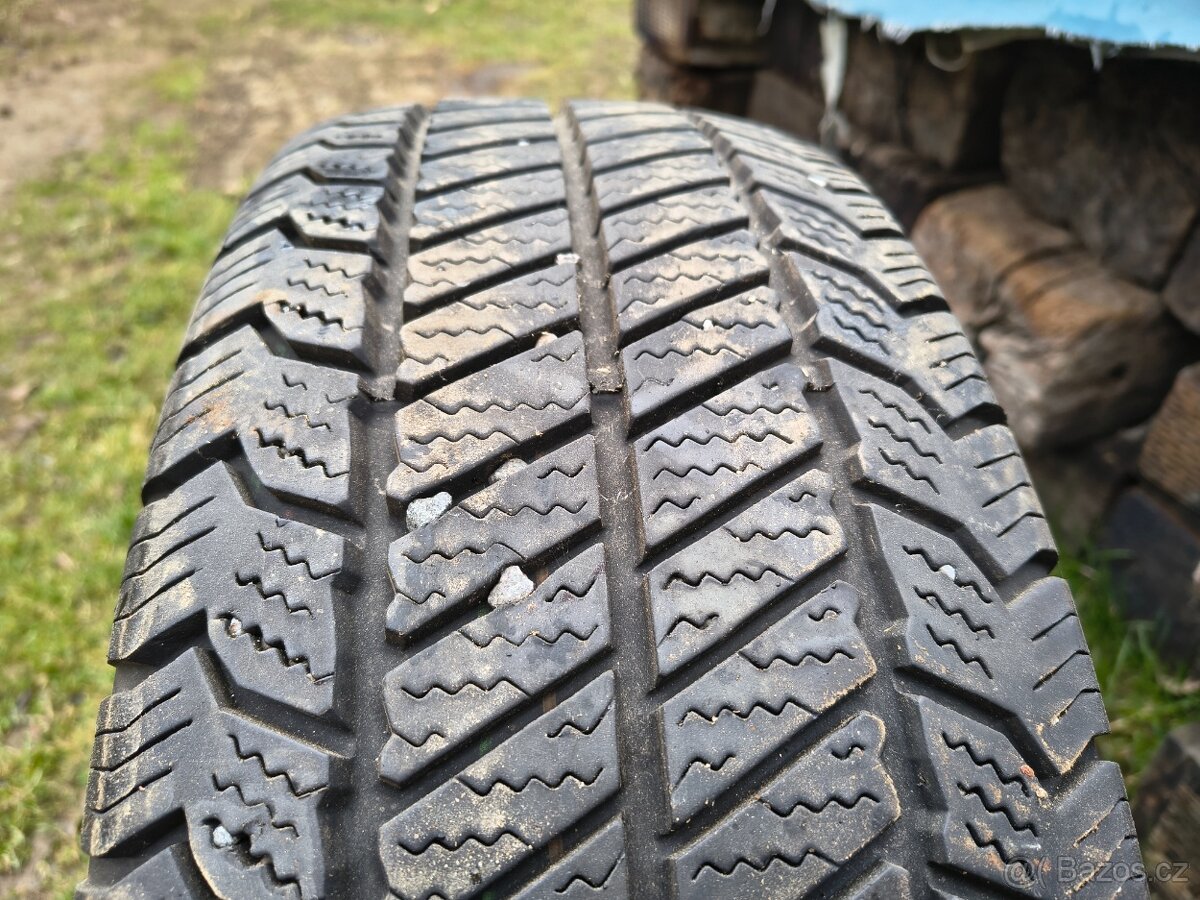225/70 R15 C - 3