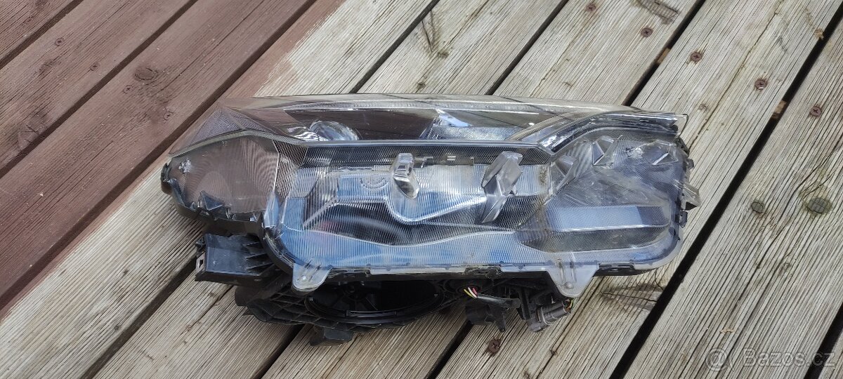 Toyota RAV4 pravé světlo. - 3