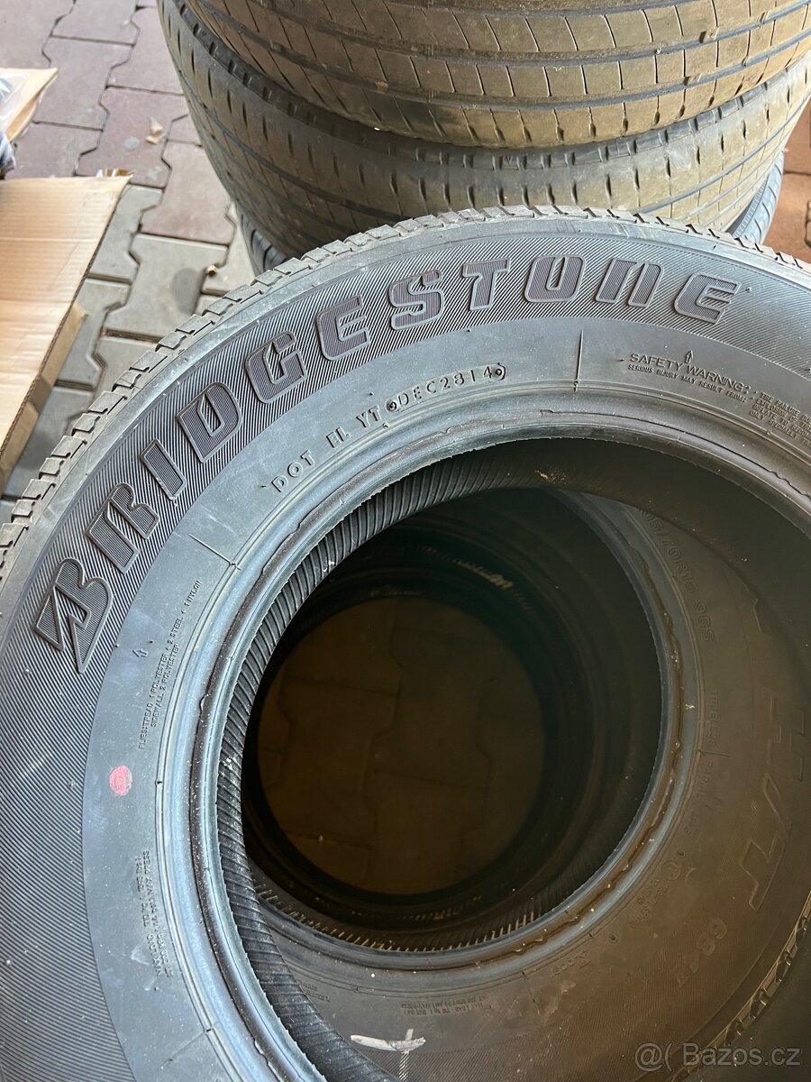4x 205/70 r15 Bridgestone 5mm - 3