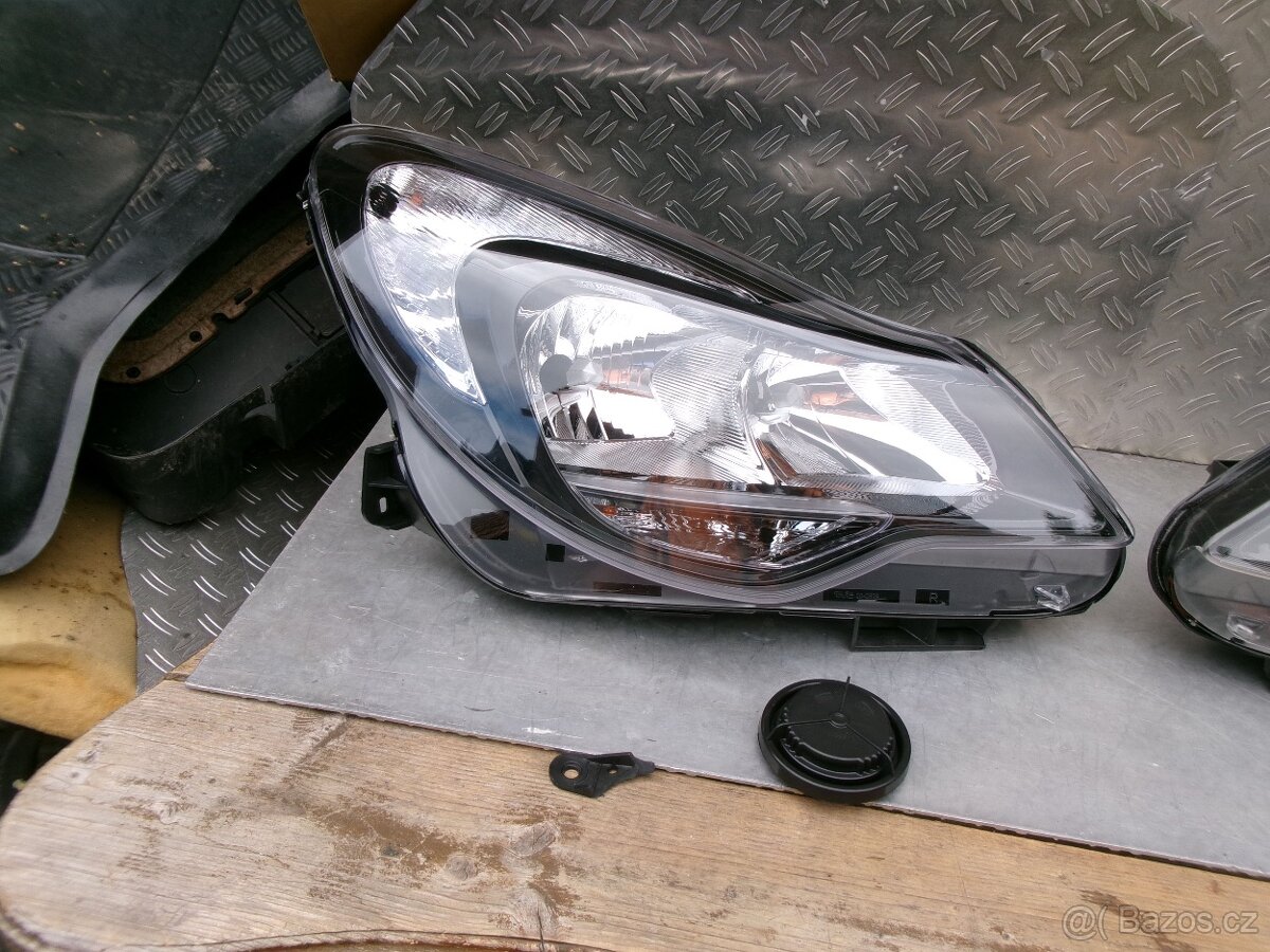 OPEL CORSA D 2011 - PŘEDNÍ SVĚTLA CHROM - 3