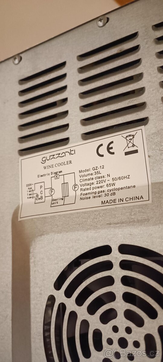 Guzzanti GZ-12 vinotéka - 3