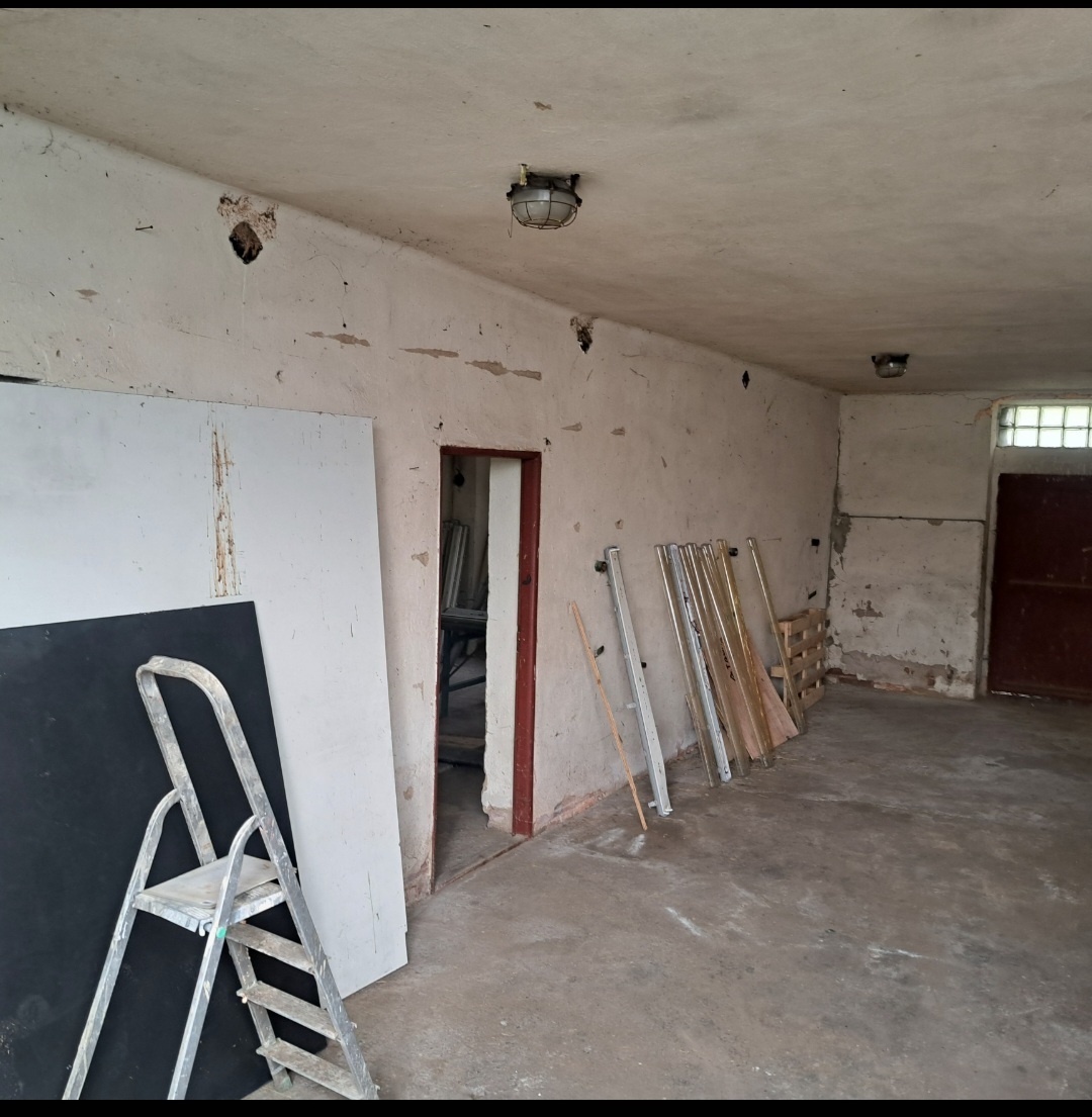 Stodola 275m2 s pozemkem 353m2 u Loun - 3