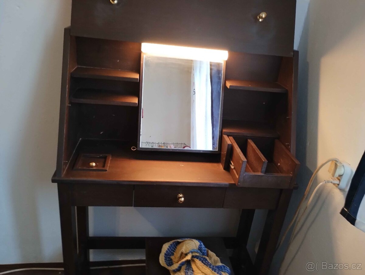 kosmetický starožitný stolek - 3