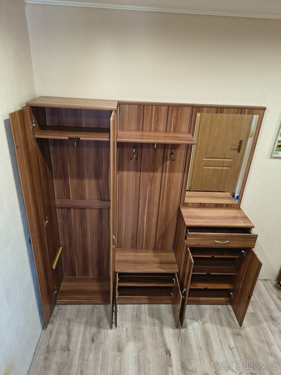 Předsíňová stěna - 3