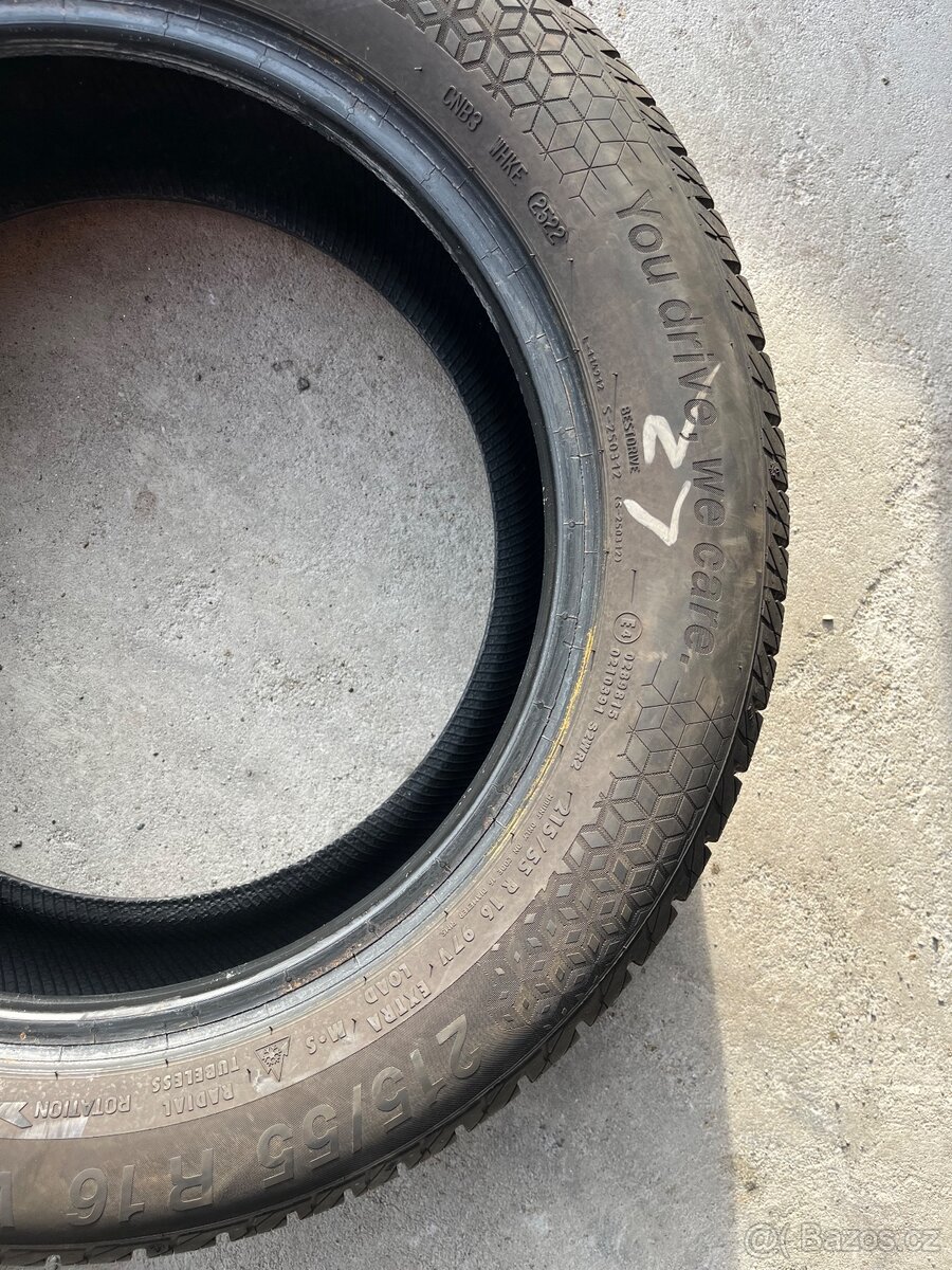 Pneu 215/55/16 - 3
