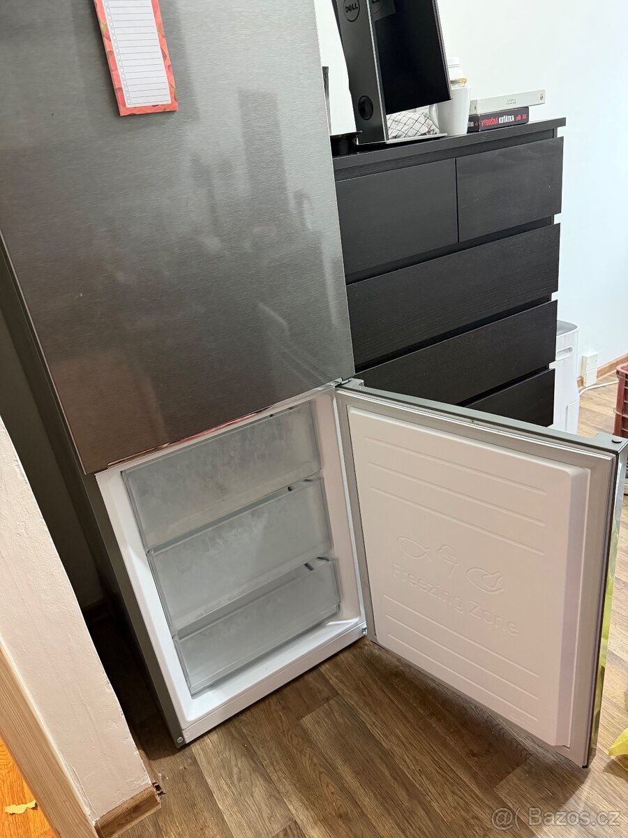 Lednice Smart LG - 2 a půl roku stará - 3