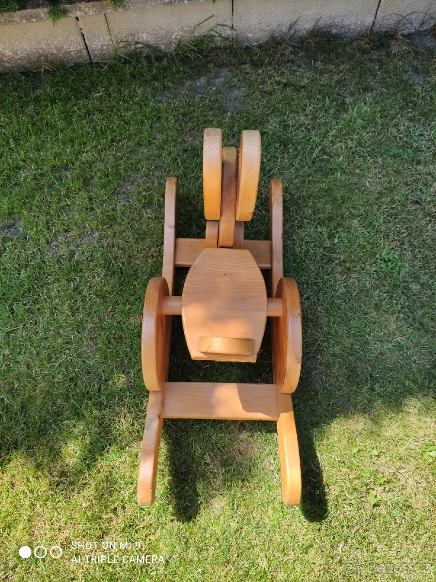 Houpací dřevěný zajíc - 3