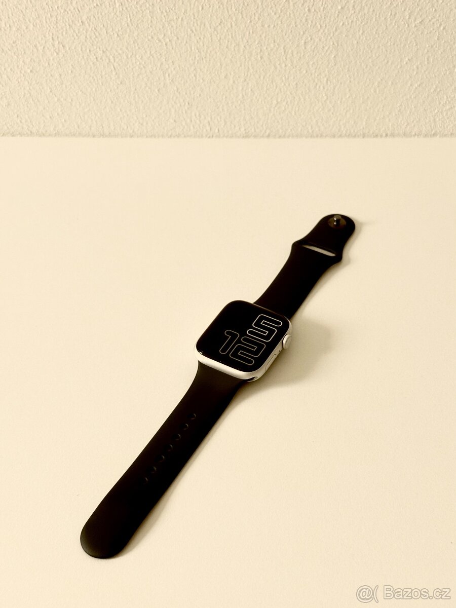 PRODÁNO - Apple Watch SE 42mm (1. gen) + 2 pásky - 3