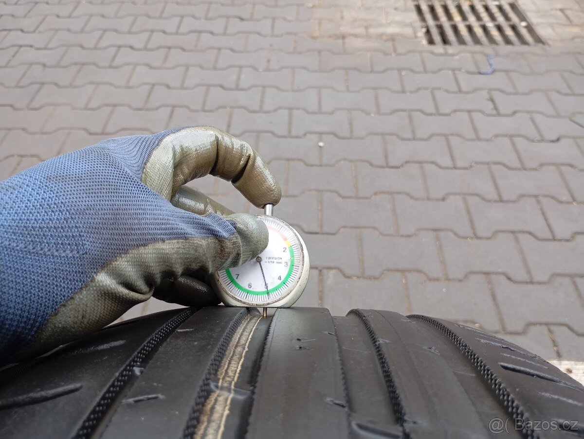 235/55/19 letní pneu nokian - 3