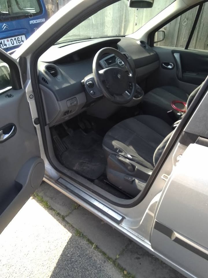 Renault Megane Scenic 2.0 benzín rok 2006 - 3