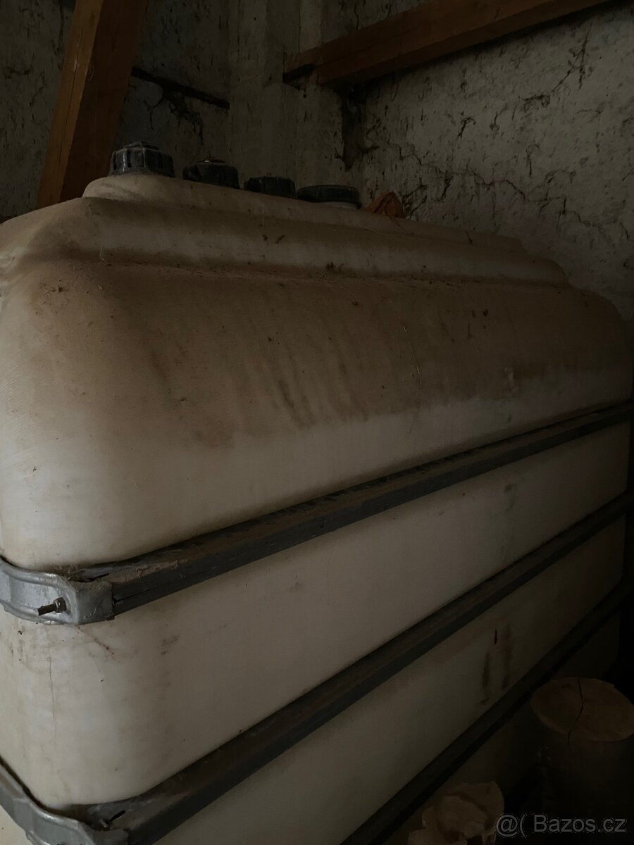 Plastová nádrž 3000 l - 3