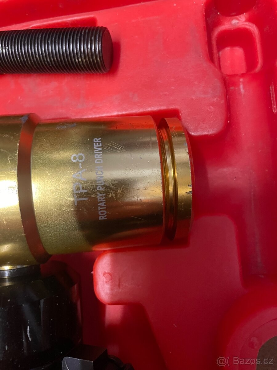 Hydraulická děrovačka plechu - 3