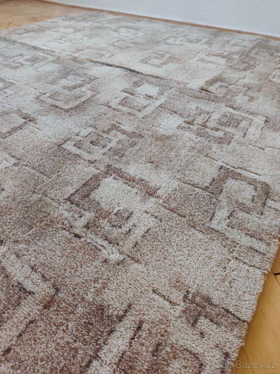 Béžový koberec - 3